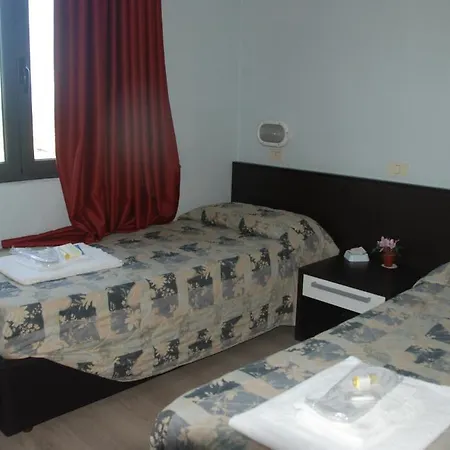 Olivi Hotel 2*