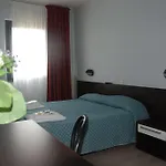 Olivi Hotel 2*