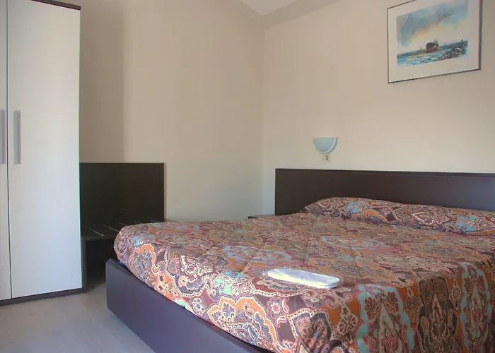 Olivi Hotel 2*