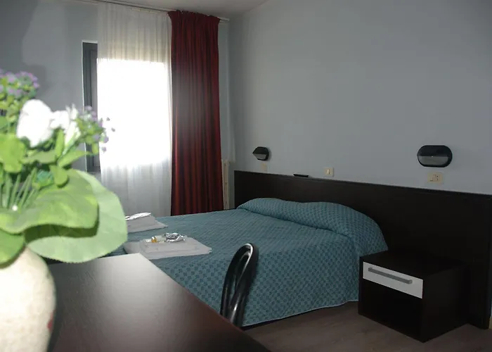 Olivi Hotel 2*
